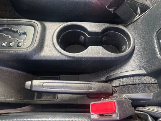 Used 2017 Jeep Wrangler Sahara image 13