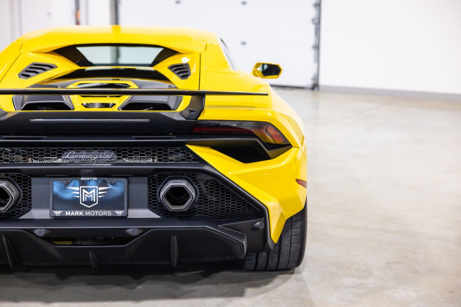 Used 2023 Lamborghini Huracan Tecnica RWD image 13