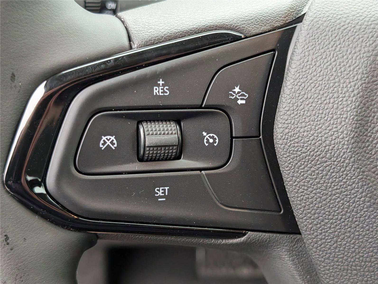 New 2027 Chevrolet Bolt LT w/ Comfort Package image 17