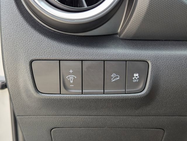 Used 2022 Hyundai Kona SE image 27