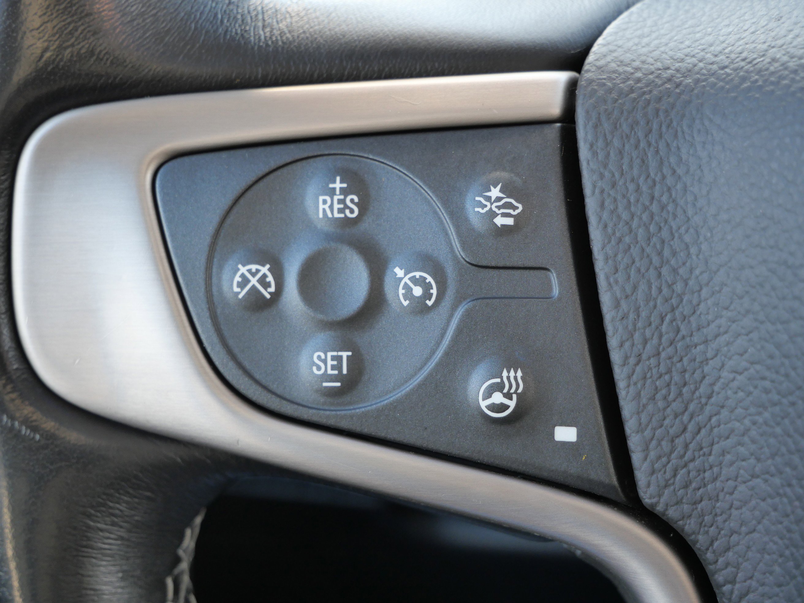 Used 2015 GMC Yukon XL Denali w/ Touring Package image 25