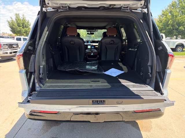 New 2026 Lincoln Navigator Reserve AWD/4WD image 8