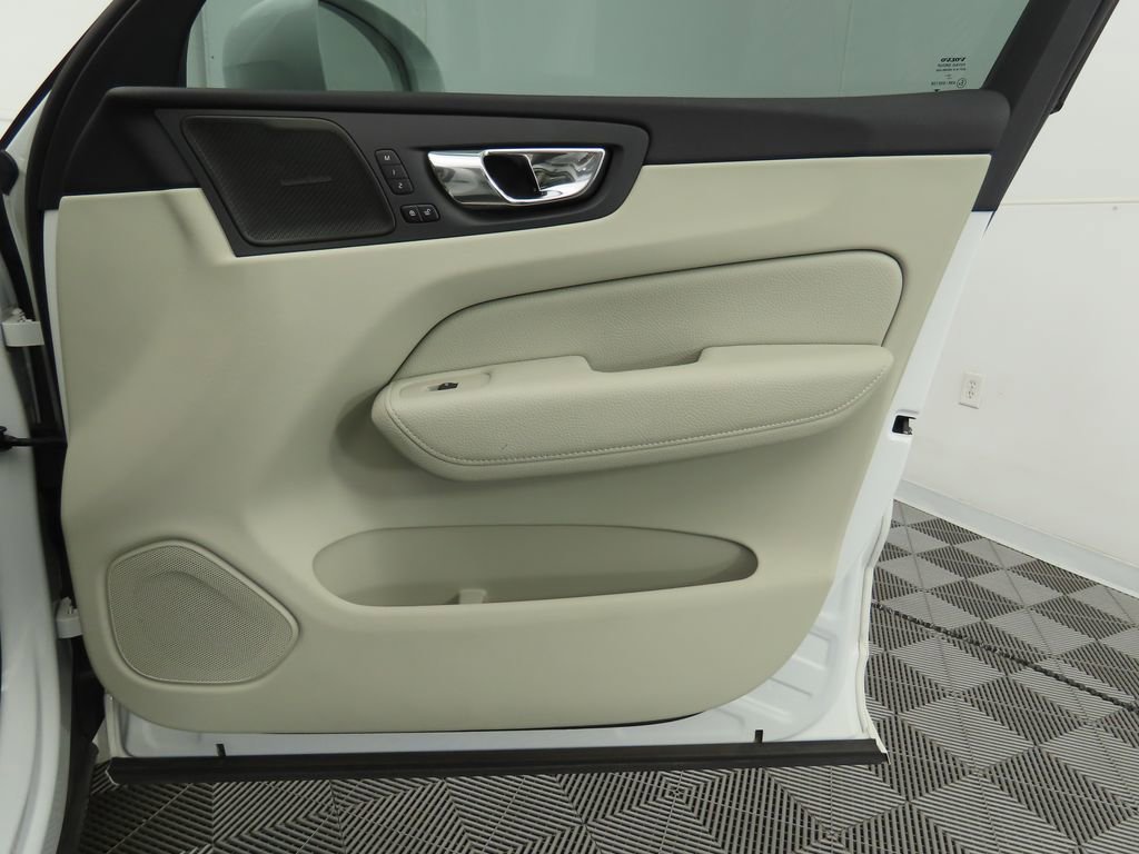 Used 2019 Volvo XC60 T5 Inscription w/ Protection Package Premier image 25