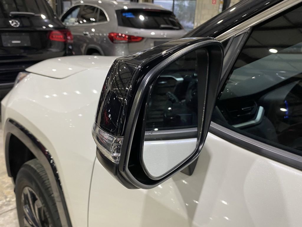 Used 2022 Toyota RAV4 XSE AWD/4WD image 20