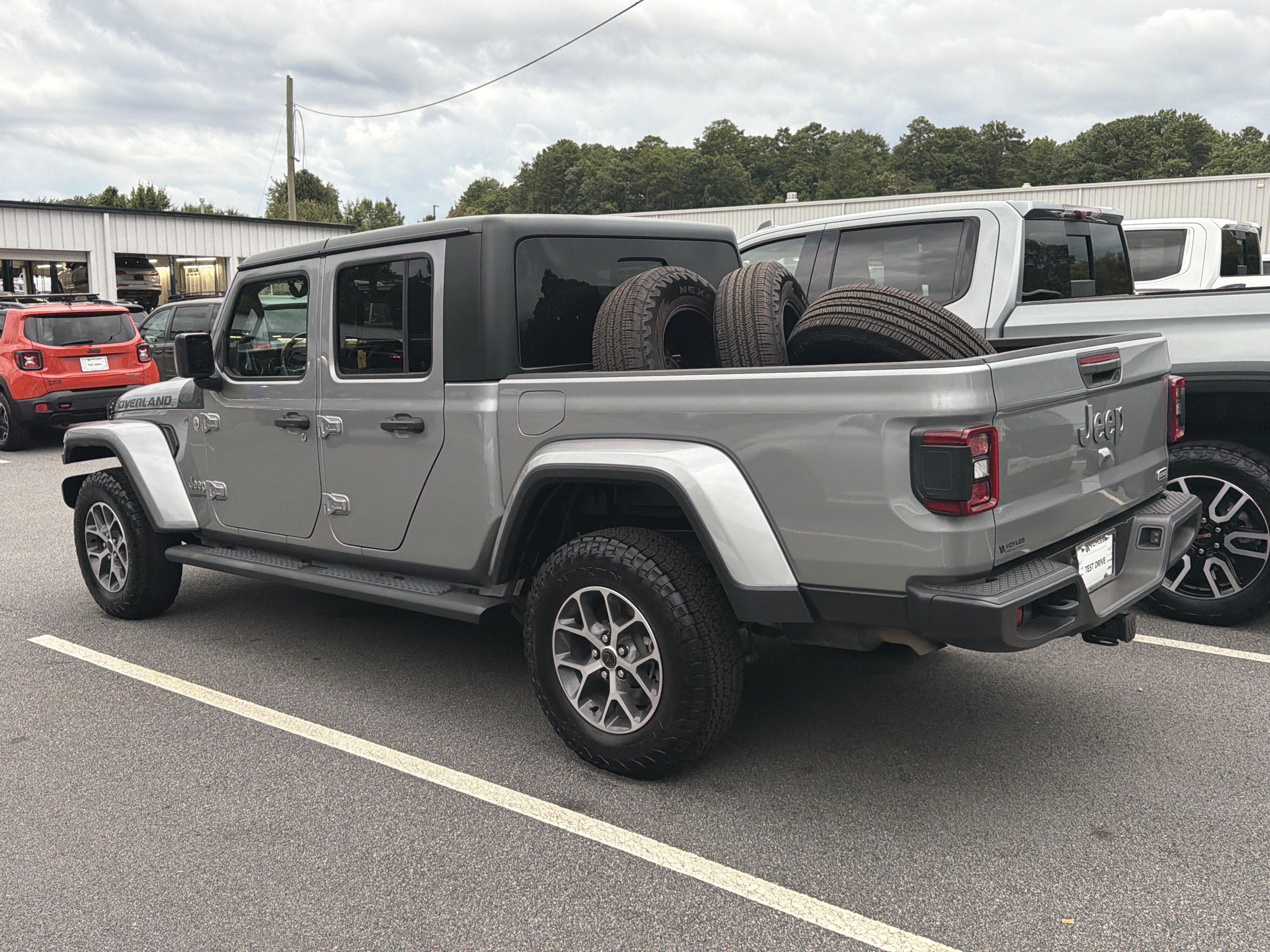 Used 2020 Jeep Gladiator Overland w/ Popular Equipment Package AWD/4WD image 6