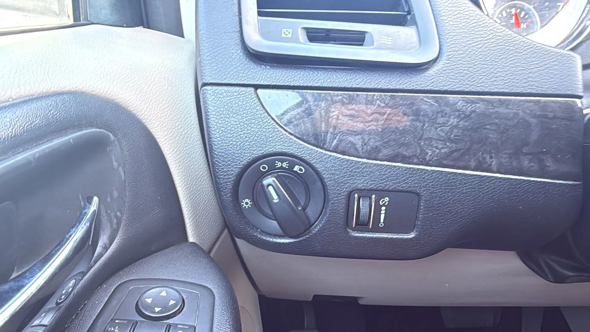 Used 2013 Dodge Grand Caravan SXT FWD image 8
