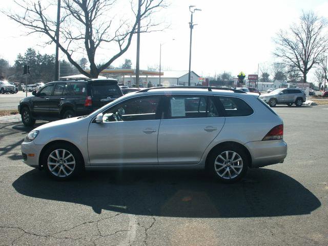 Used 2011 Volkswagen Jetta SE image 2
