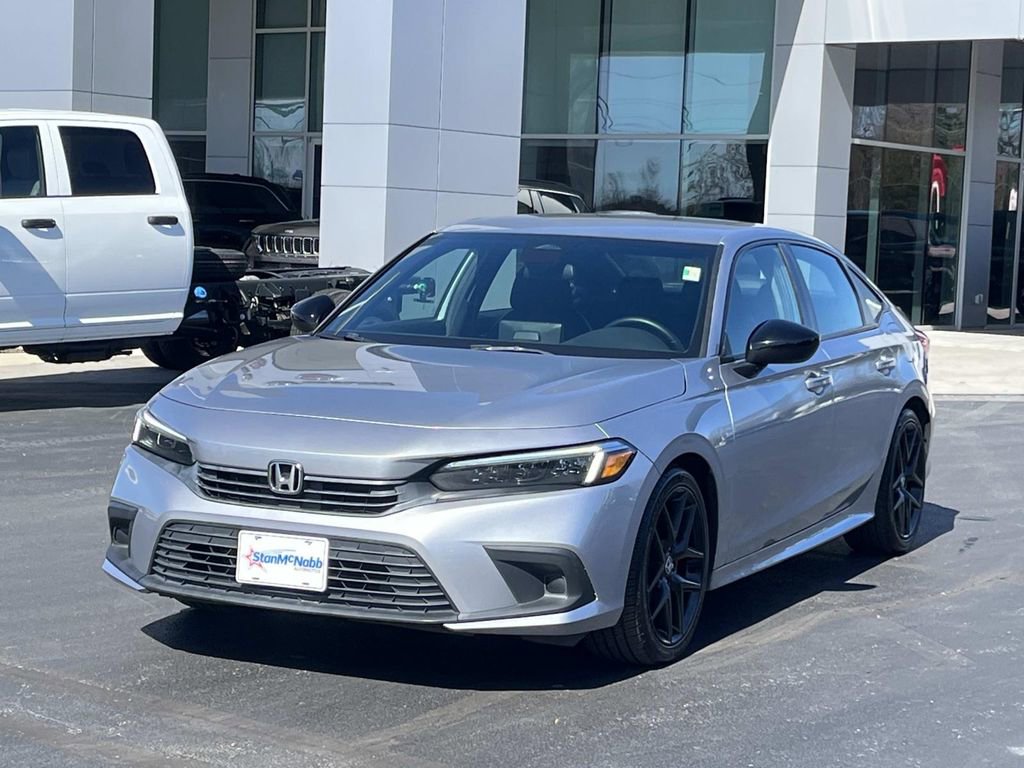 Used 2023 Honda Civic Sport image 3