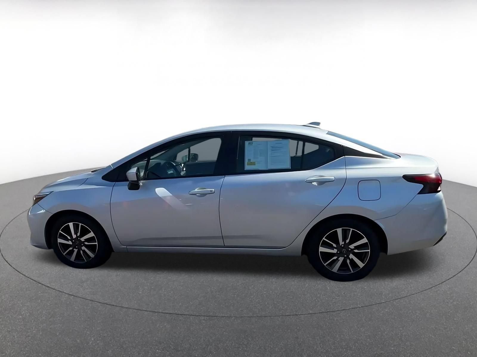 Used 2025 Nissan Versa SV FWD image 8