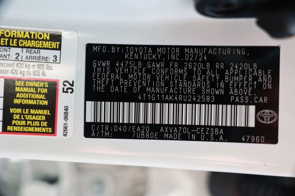 Used 2024 Toyota Camry SE image 37