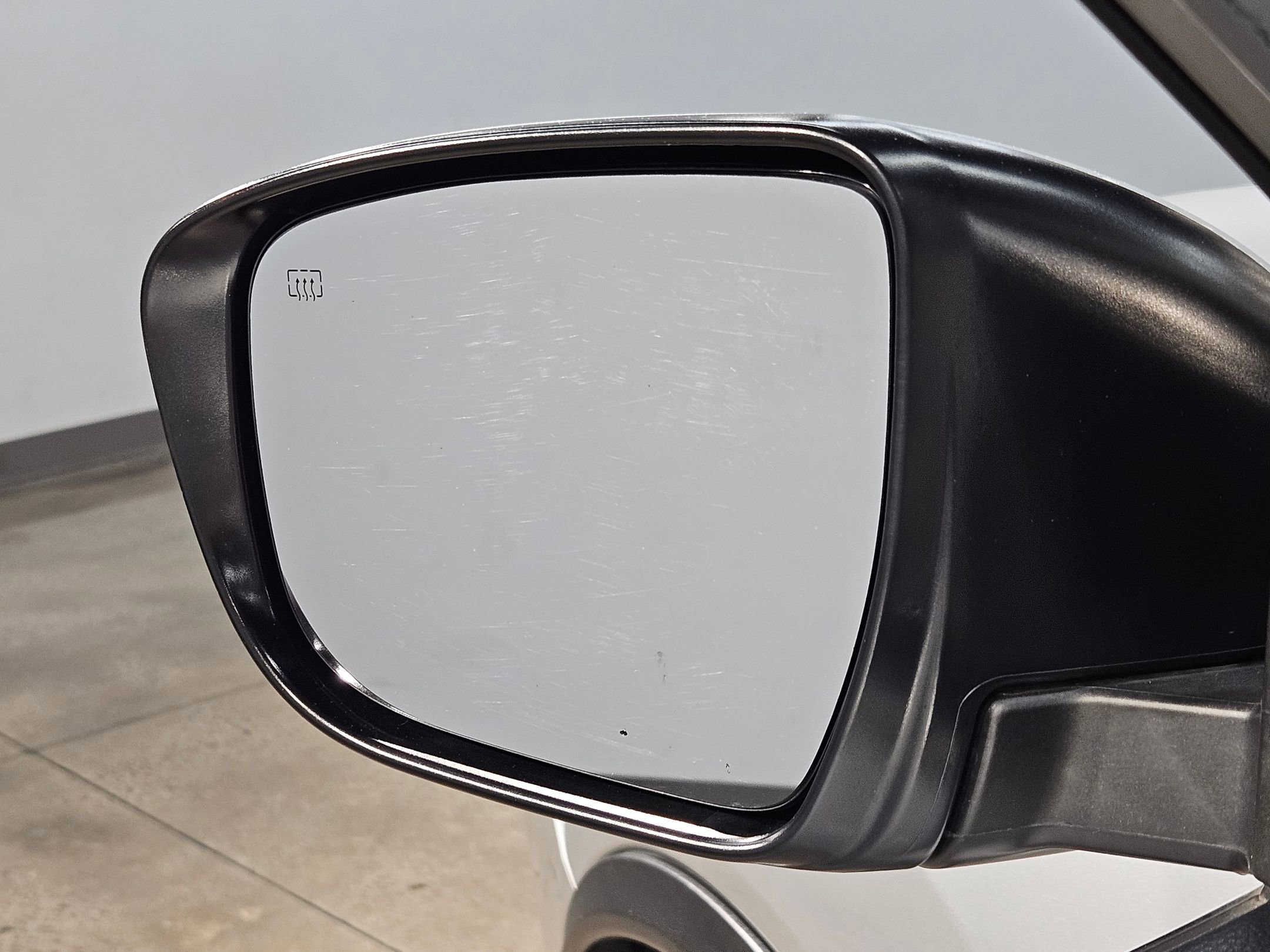 Used 2017 Nissan Rogue SV FWD image 22