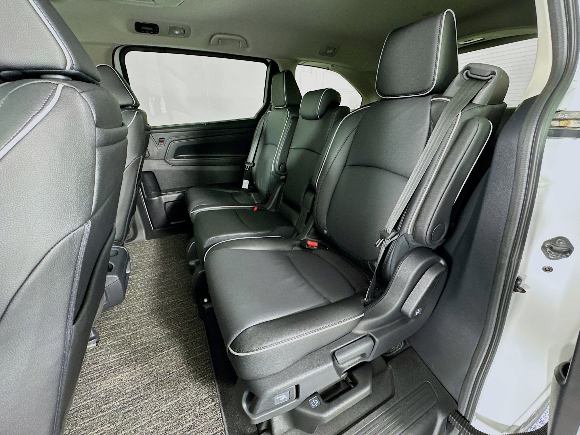 New 2026 Honda Odyssey Touring image 25