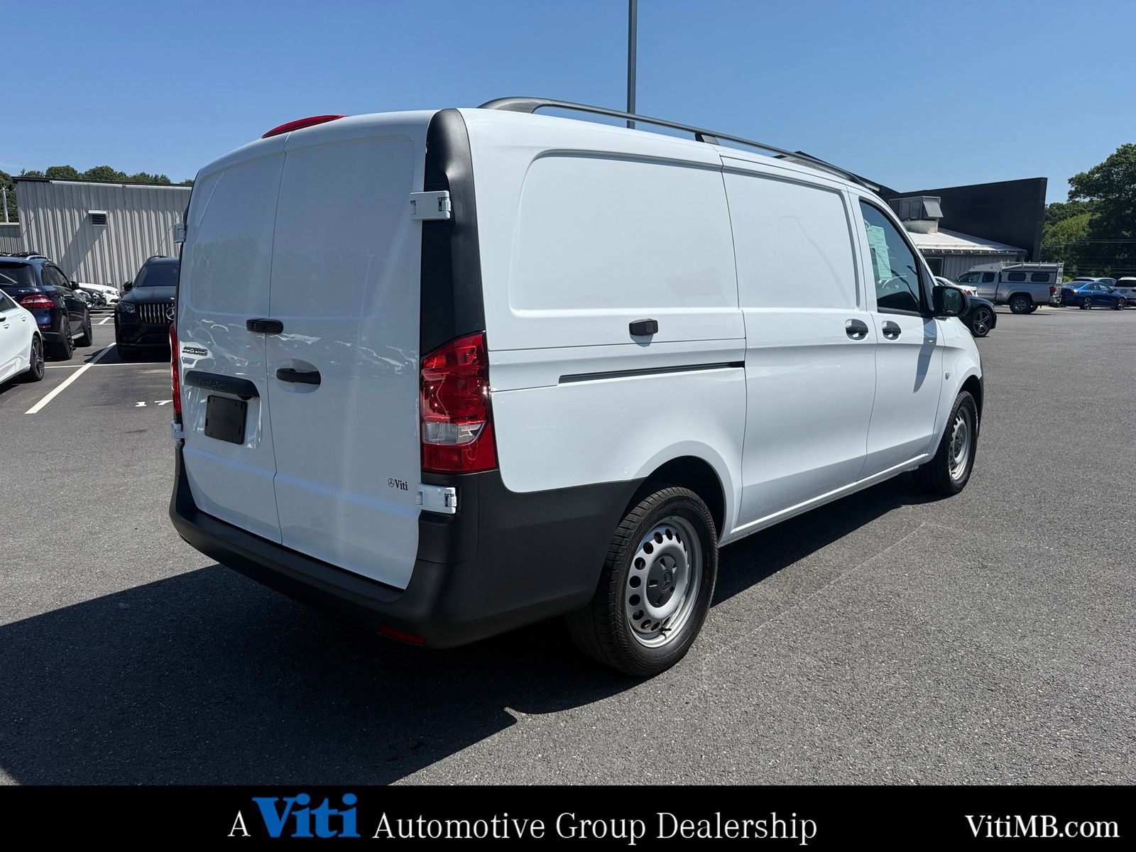 Used 2023 Mercedes-Benz Metris image 8