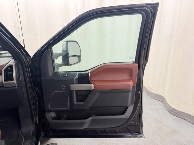 Used 2022 Ford F250 Platinum w/ FX4 Off-Road Package AWD/4WD image 16