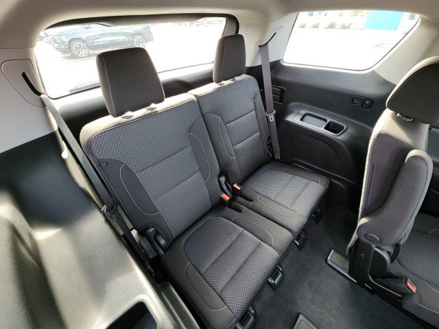 Used 2023 GMC Acadia SLE w/ Driver Convenience Package image 19