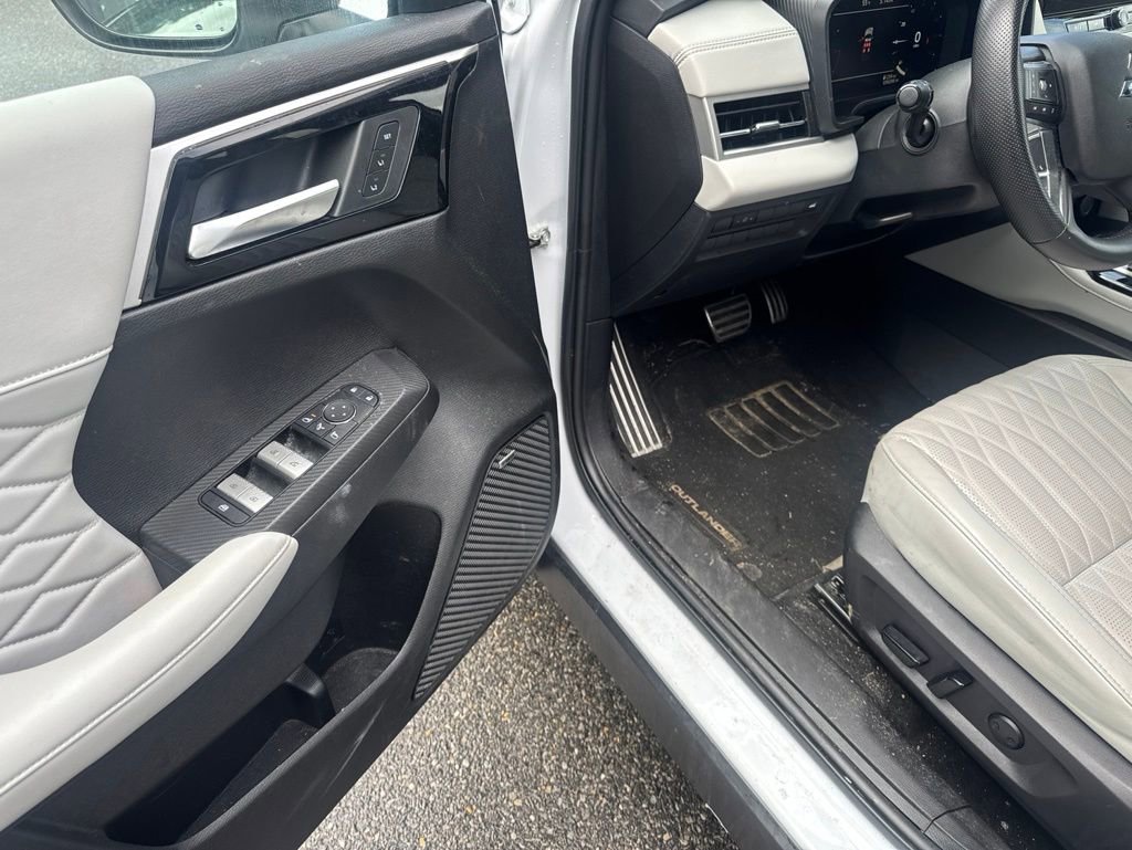 Used 2025 Mitsubishi Outlander SEL AWD/4WD image 20