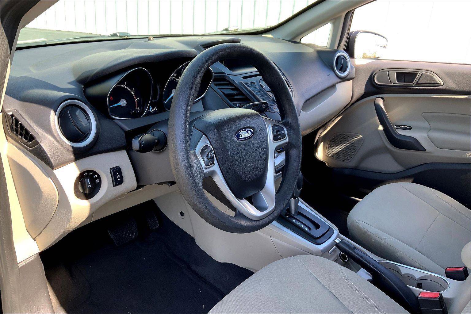 Used 2019 Ford Fiesta SE image 12