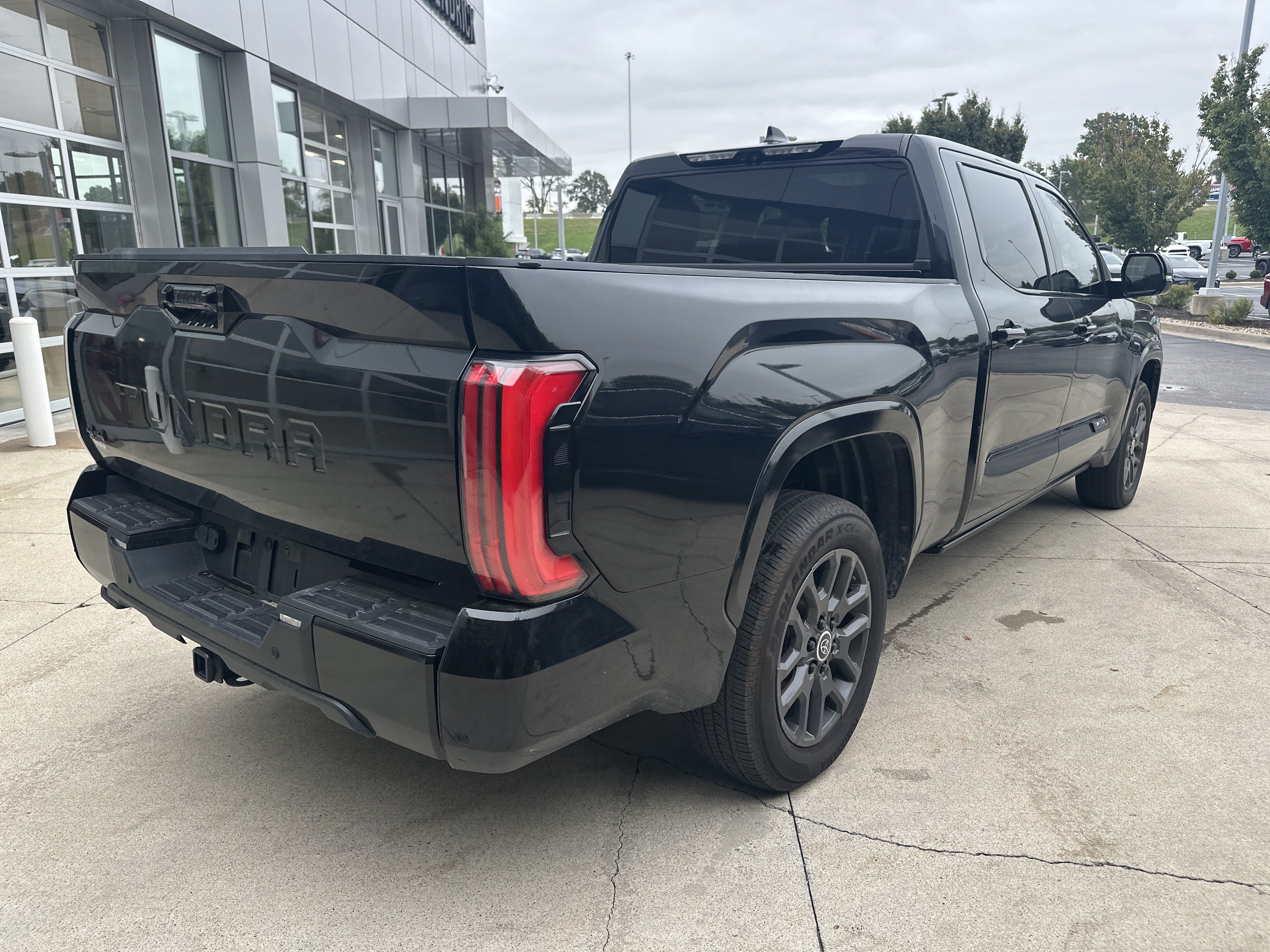 Used 2024 Toyota Tundra Platinum AWD/4WD image 6