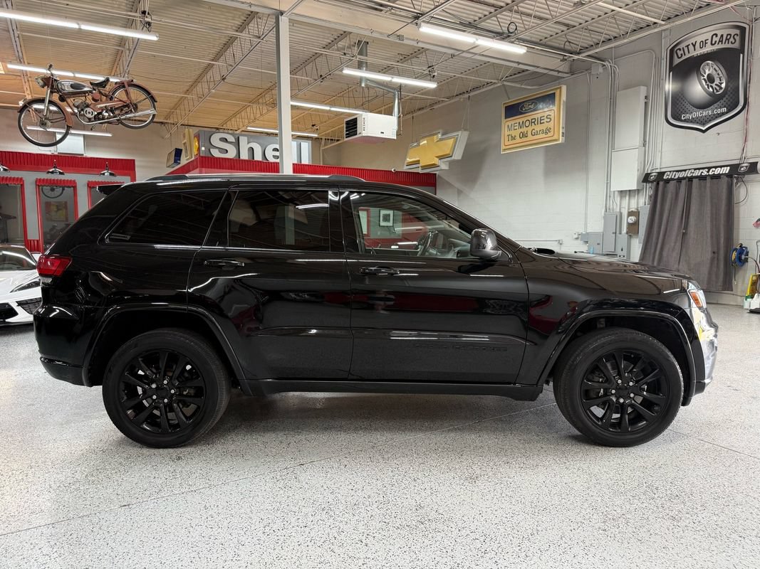 Used 2021 Jeep Grand Cherokee Altitude AWD/4WD image 6