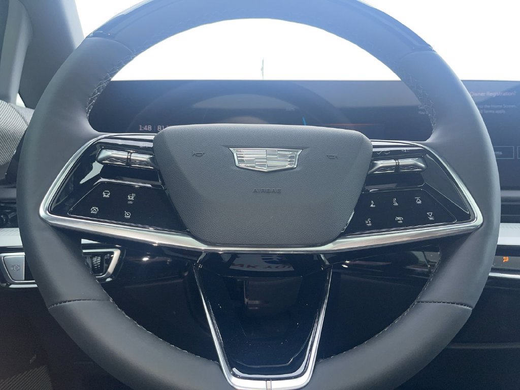 New 2027 Cadillac Optiq Luxury w/ LPO, Floor Liner Package AWD/4WD image 19
