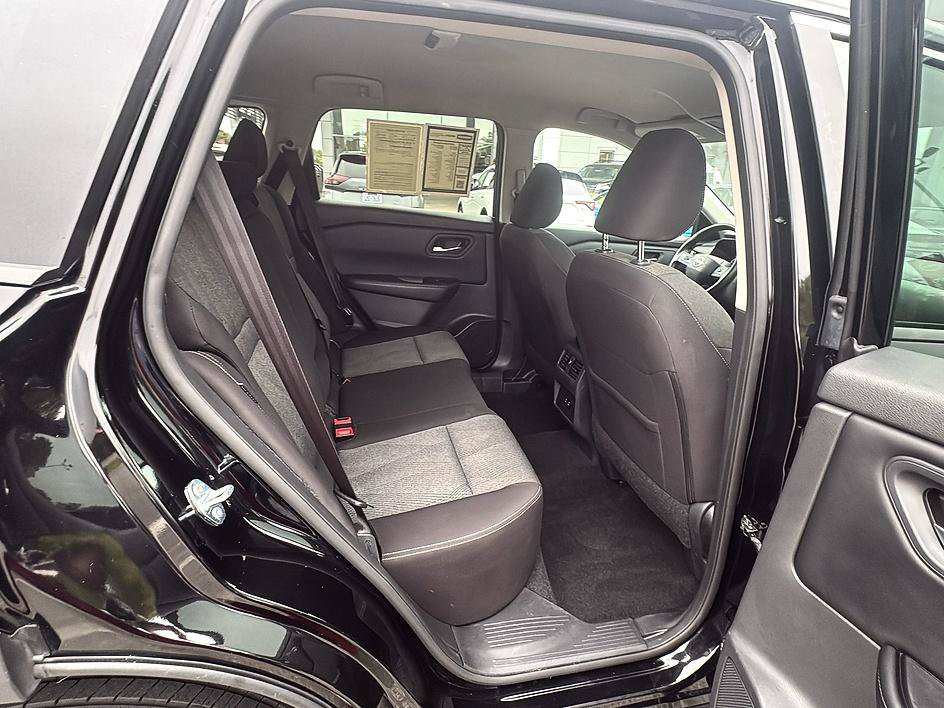 Certified 2025 Nissan Rogue SV AWD/4WD image 29