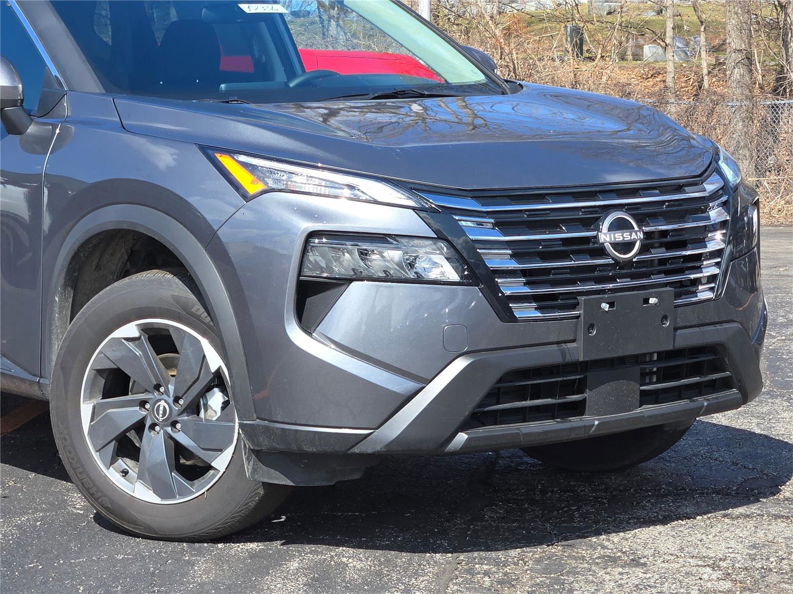 Used 2026 Nissan Rogue SV image 2