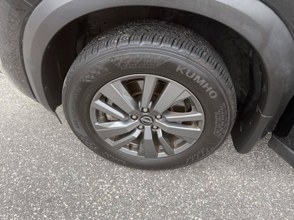 Certified 2025 Nissan Pathfinder SV FWD image 27