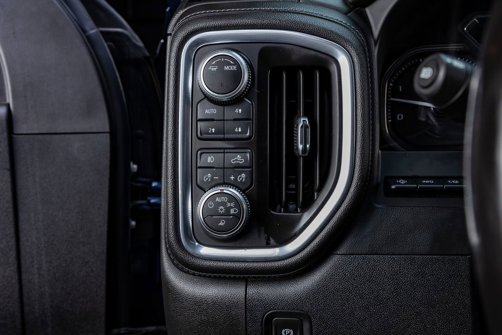 Used 2020 GMC Sierra 2500 Denali w/ Denali Ultimate Package image 21