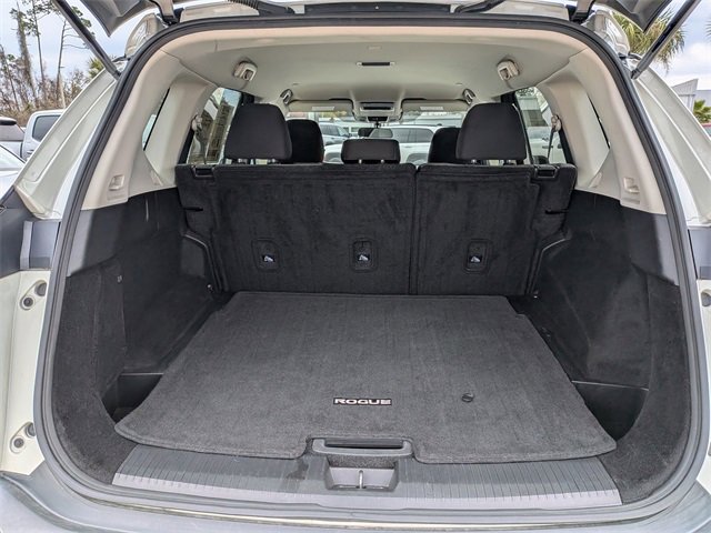 Used 2023 Nissan Rogue SV image 12