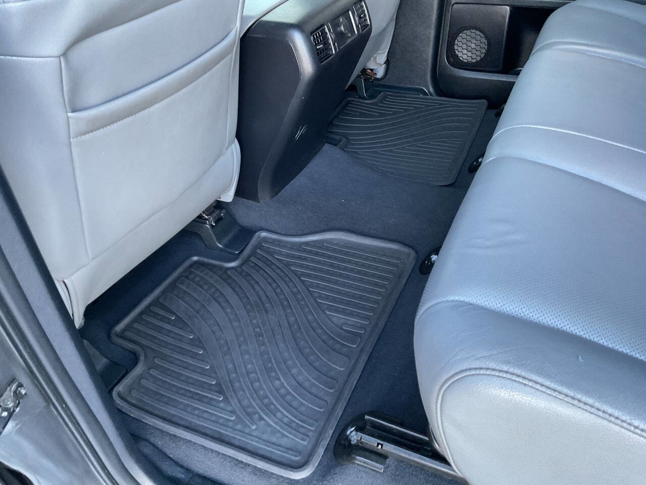 Used 2013 Toyota Tundra Platinum image 35