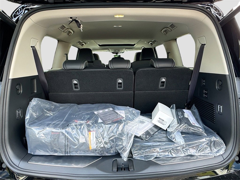 New 2026 INFINITI QX80 Luxe w/ Cargo Package image 28