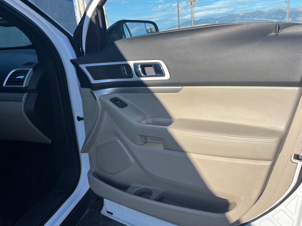 Used 2014 Ford Explorer XLT AWD/4WD image 15