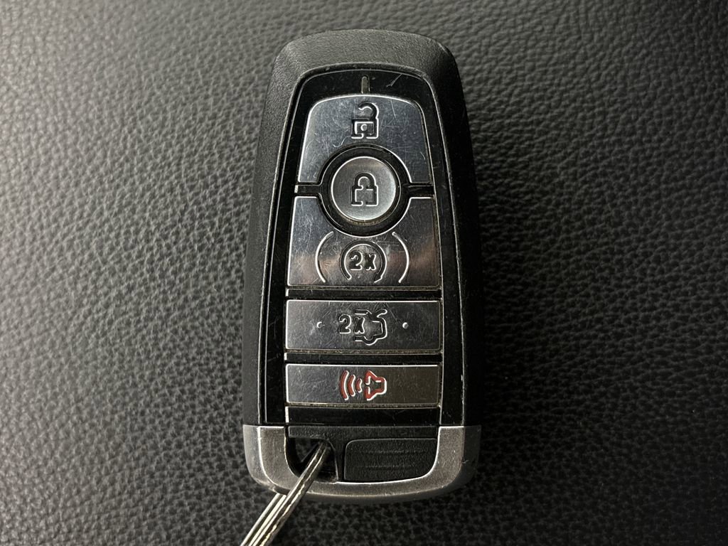 Used 2018 Ford Explorer XLT w/ Equipment Group 202A FWD image 34