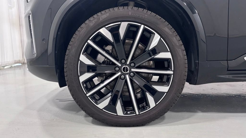 Certified 2026 Volvo XC90 B6 Plus AWD/4WD image 30