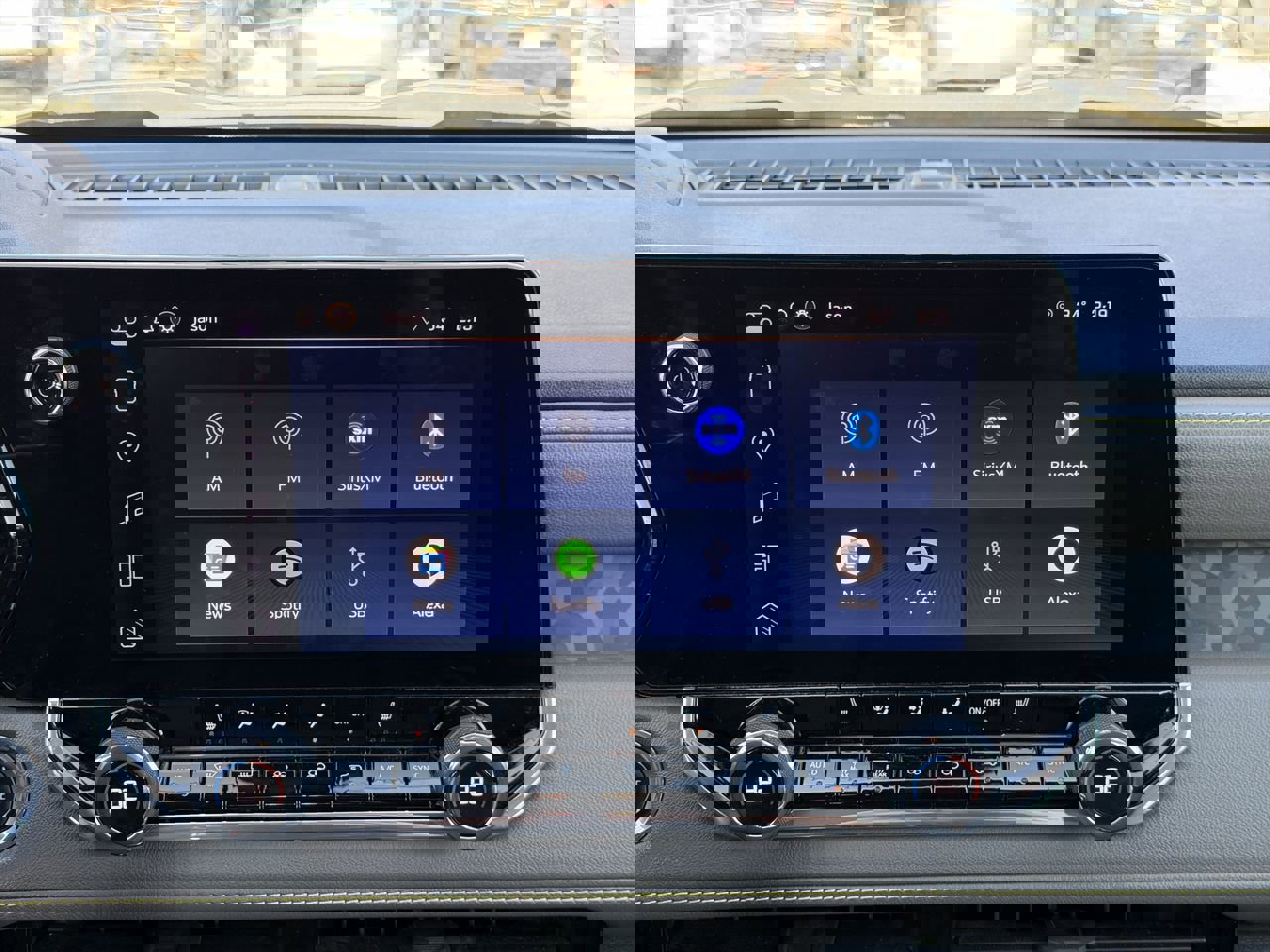 Used 2024 Chevrolet Colorado ZR2 w/ Technology Package image 16