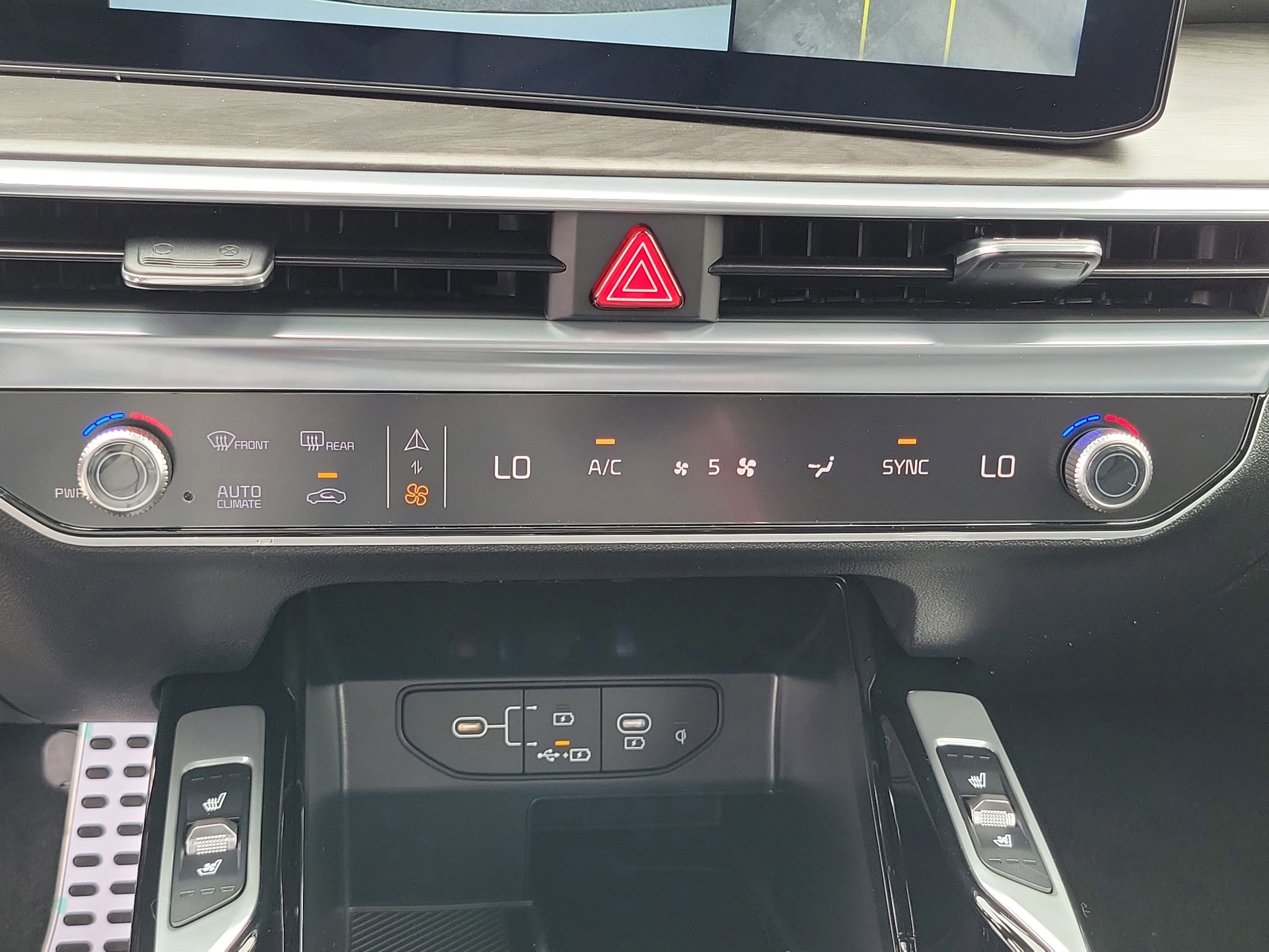 New 2025 Kia Sorento SX Prestige image 30