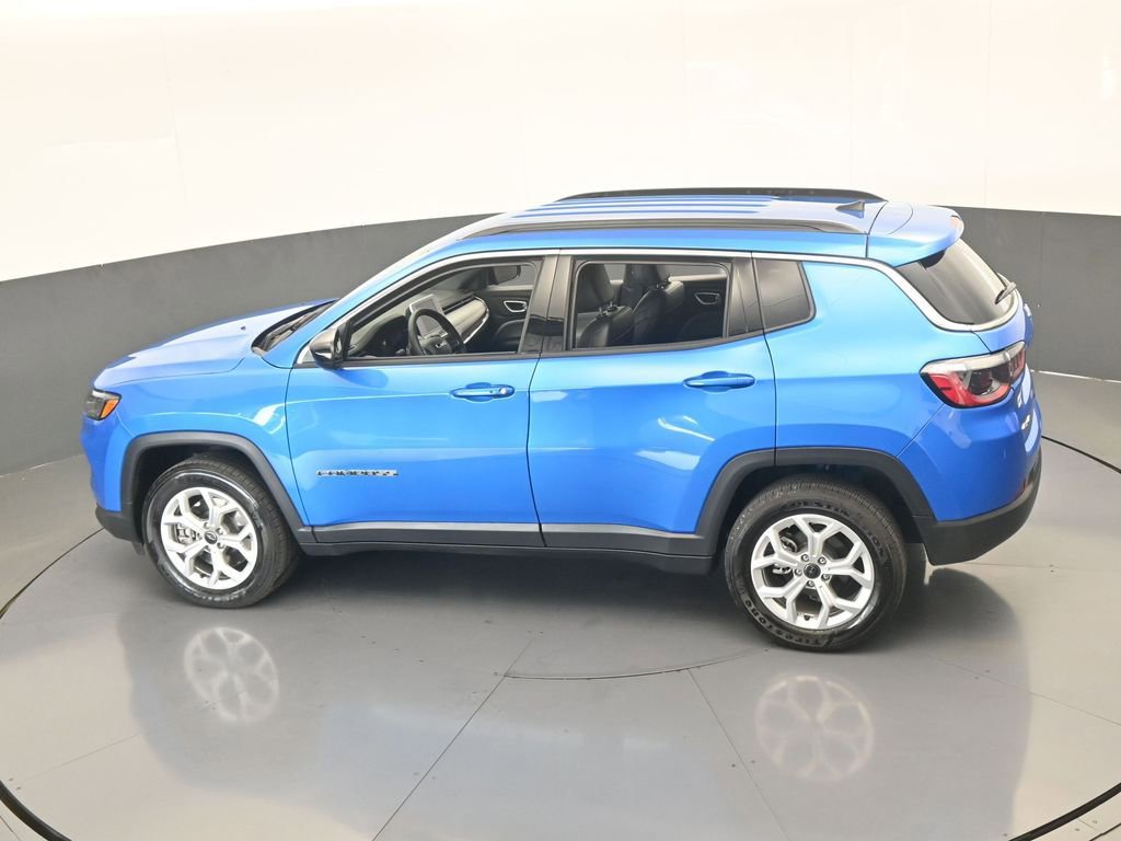 Used 2025 Jeep Compass Latitude AWD/4WD image 49