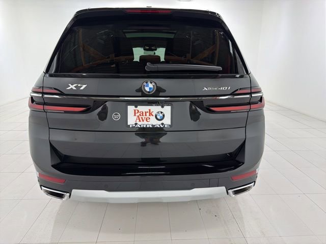 Used 2026 BMW X7 xDrive40i w/ Premium Package image 4
