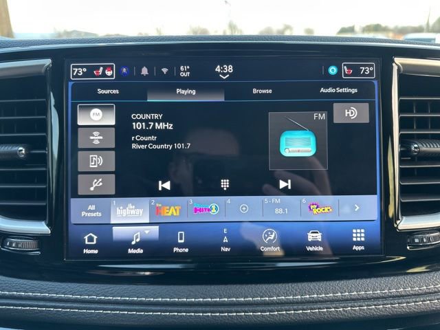 Certified 2024 Chrysler Pacifica Select image 38