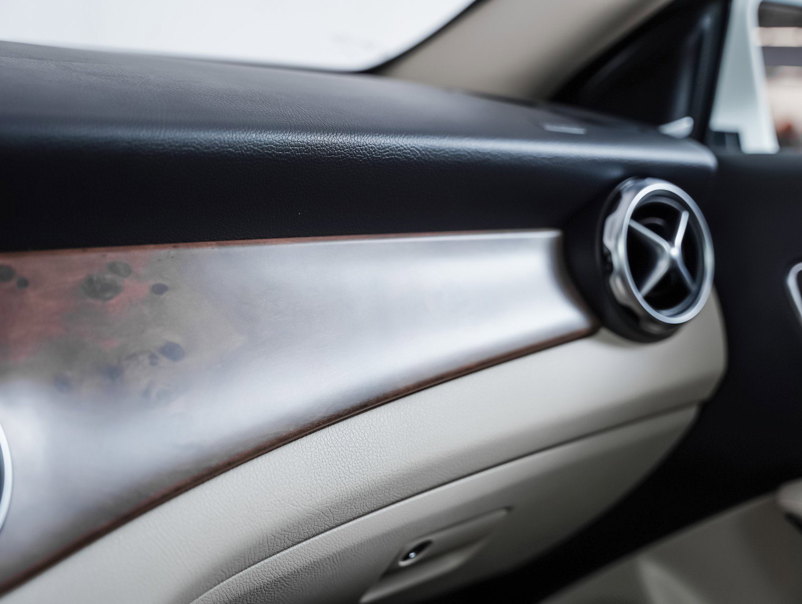 Used 2019 Mercedes-Benz GLA 250 4MATIC image 17