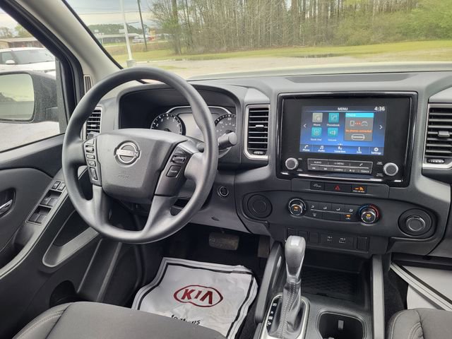 Used 2024 Nissan Frontier SV image 14
