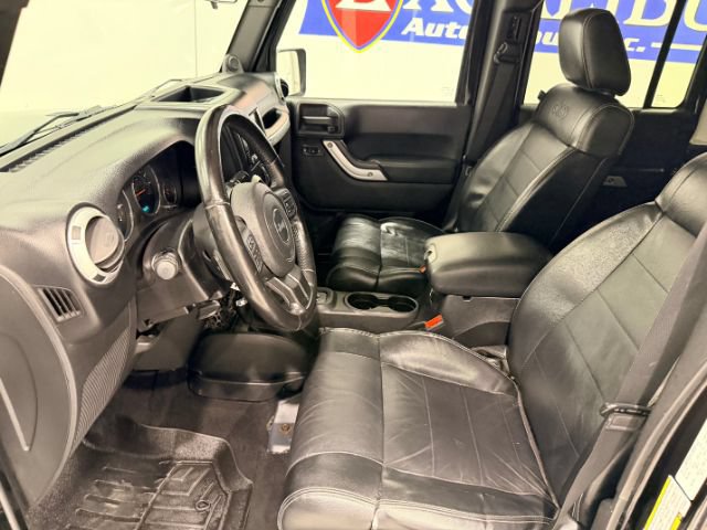 Used 2012 Jeep Wrangler Unlimited Sahara w/ Connectivity Group AWD/4WD image 27
