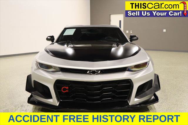 Used 2019 Chevrolet Camaro ZL1 RWD image 3
