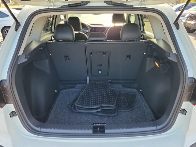 Certified 2023 Volkswagen Taos SE w/ Black Wheel Package FWD image 7