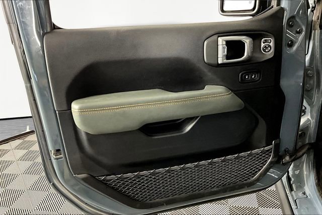 Used 2024 Jeep Gladiator Mojave w/ Technology Group image 20