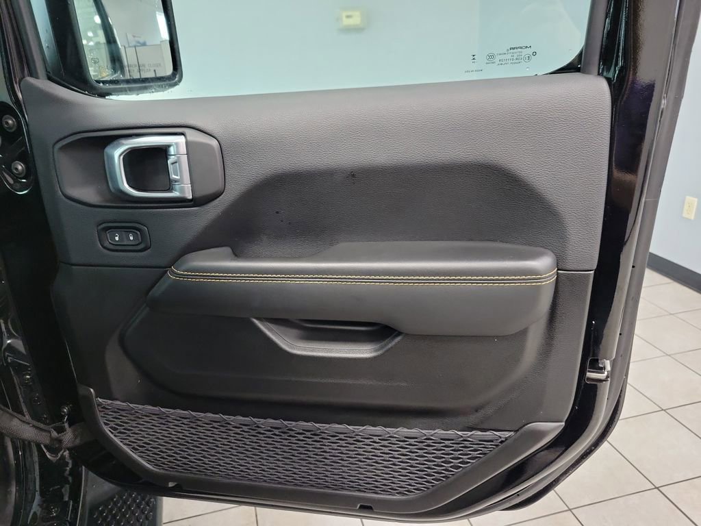 Used 2024 Jeep Wrangler Sahara image 15