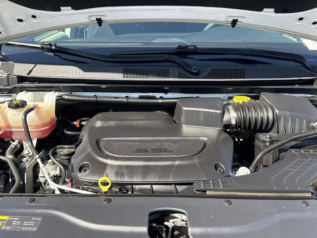 Used 2023 Chrysler Voyager LX FWD image 23