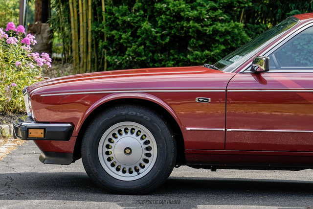 Used 1988 Jaguar XJ Vanden Plas RWD image 2