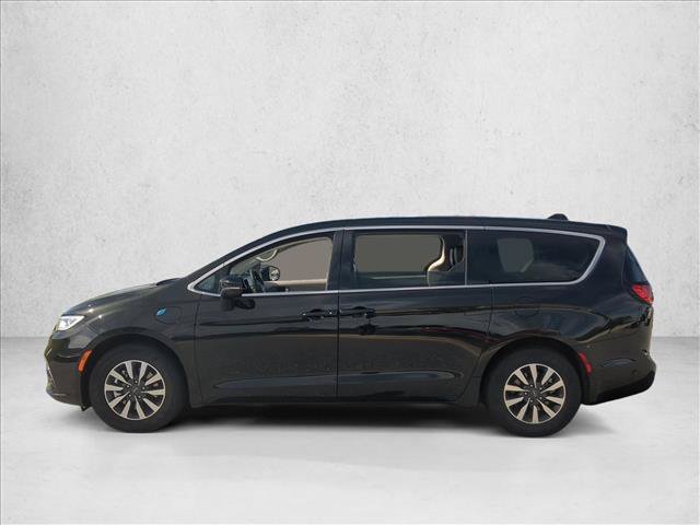 Used 2023 Chrysler Pacifica Touring-L FWD image 8