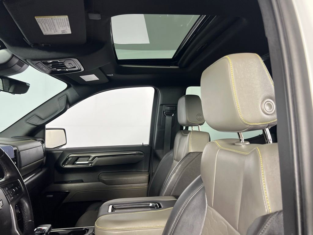 Used 2022 Chevrolet Silverado 1500 ZR2 w/ Technology Package image 26